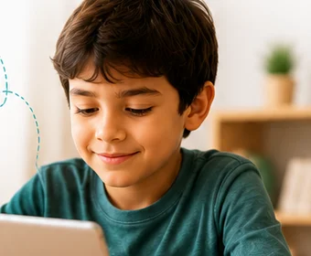 Estudiante usando EducaT-IA
